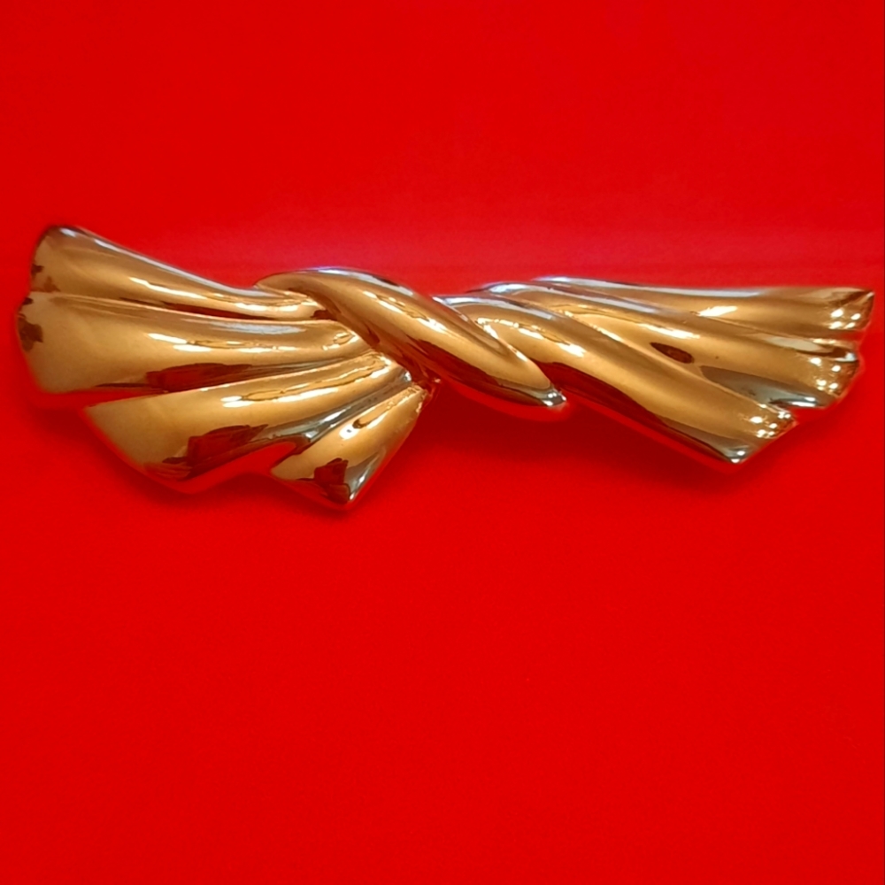 Vtg Trifari 80's Shiny Ribbed Bow Pin Brooch